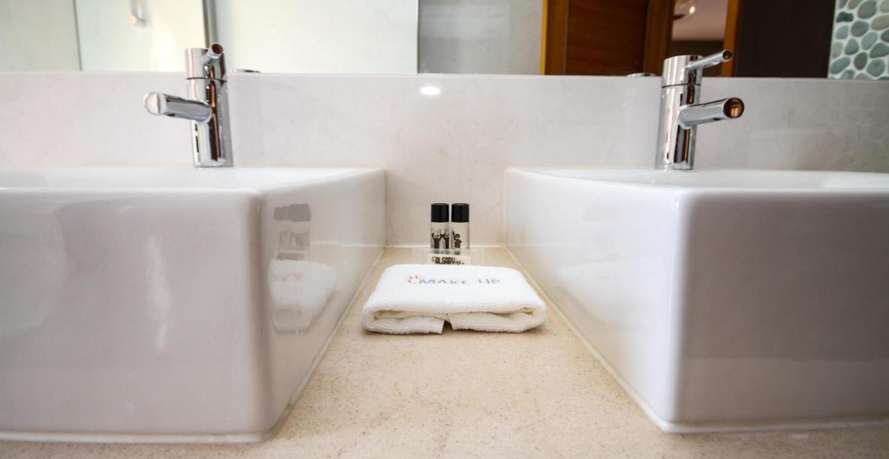 Luxury - T1 Vue Sur Piscine - Da Apartment